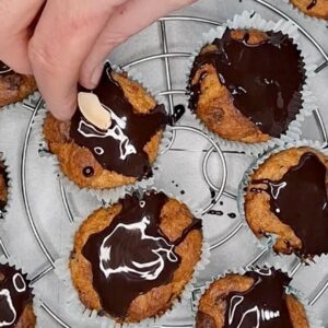 Saftige Vegane Bananen Erdnuss Muffins, vegan, zuckerfrei, low carb