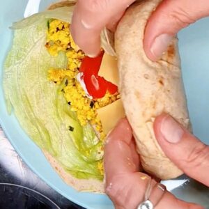 Veganer Rührei Wrap schnell + proteinreich, low carb, high protein, tofu