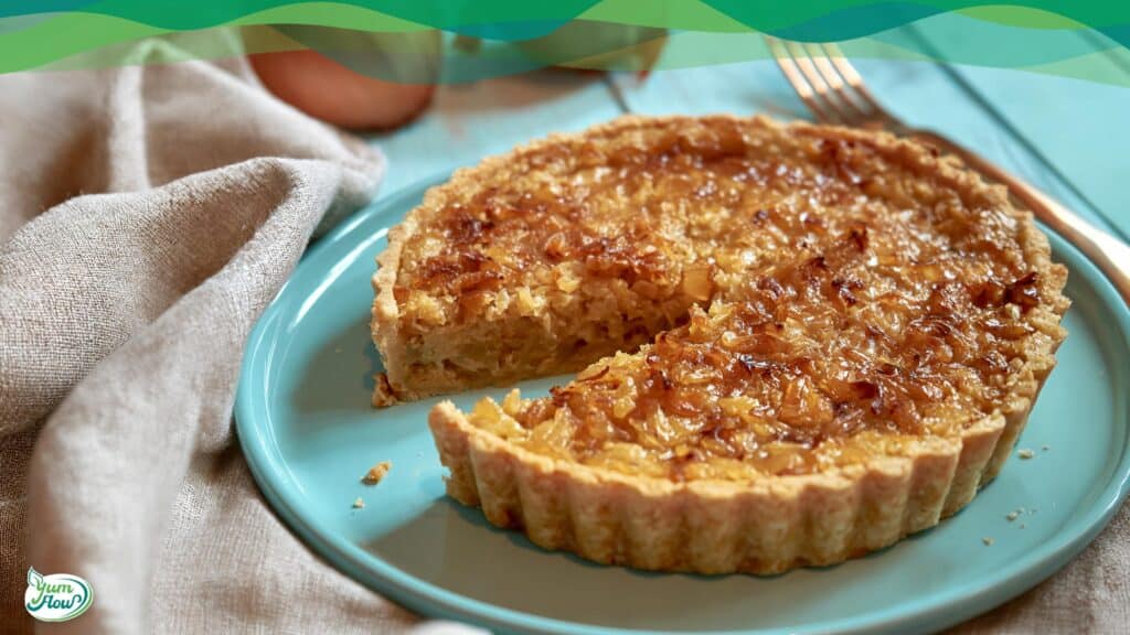 Veganer Zwiebelkuchen 19 Veganer Zwiebelkuchen auf einem Teller proteinreich und low carb und glutenfrei