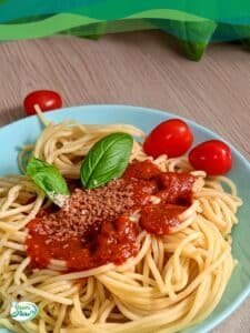 Rezept für Tomatensauce 12 Teller mit veganer Tomaten Sauce und Pasta