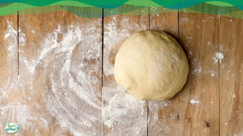 veganer Hefeteig Grundrezept, Teigkugel auf Tisch