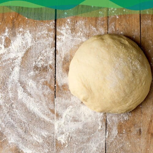 Veganer Hefeteig Grundrezept 10 veganer Hefeteig Grundrezept, Teigkugel auf Tisch