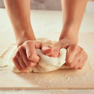 Veganer Hefeteig Grundrezept 14 veganer Hefeteig wird geknetet