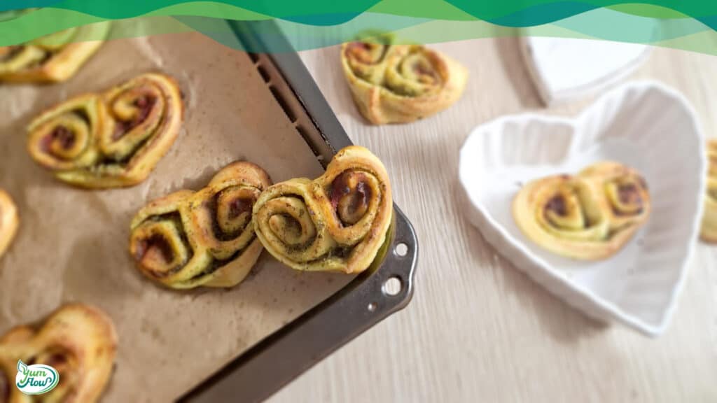 Vegane Pesto-Herzen 11 Vegane Pesto-Herzen auf Blech