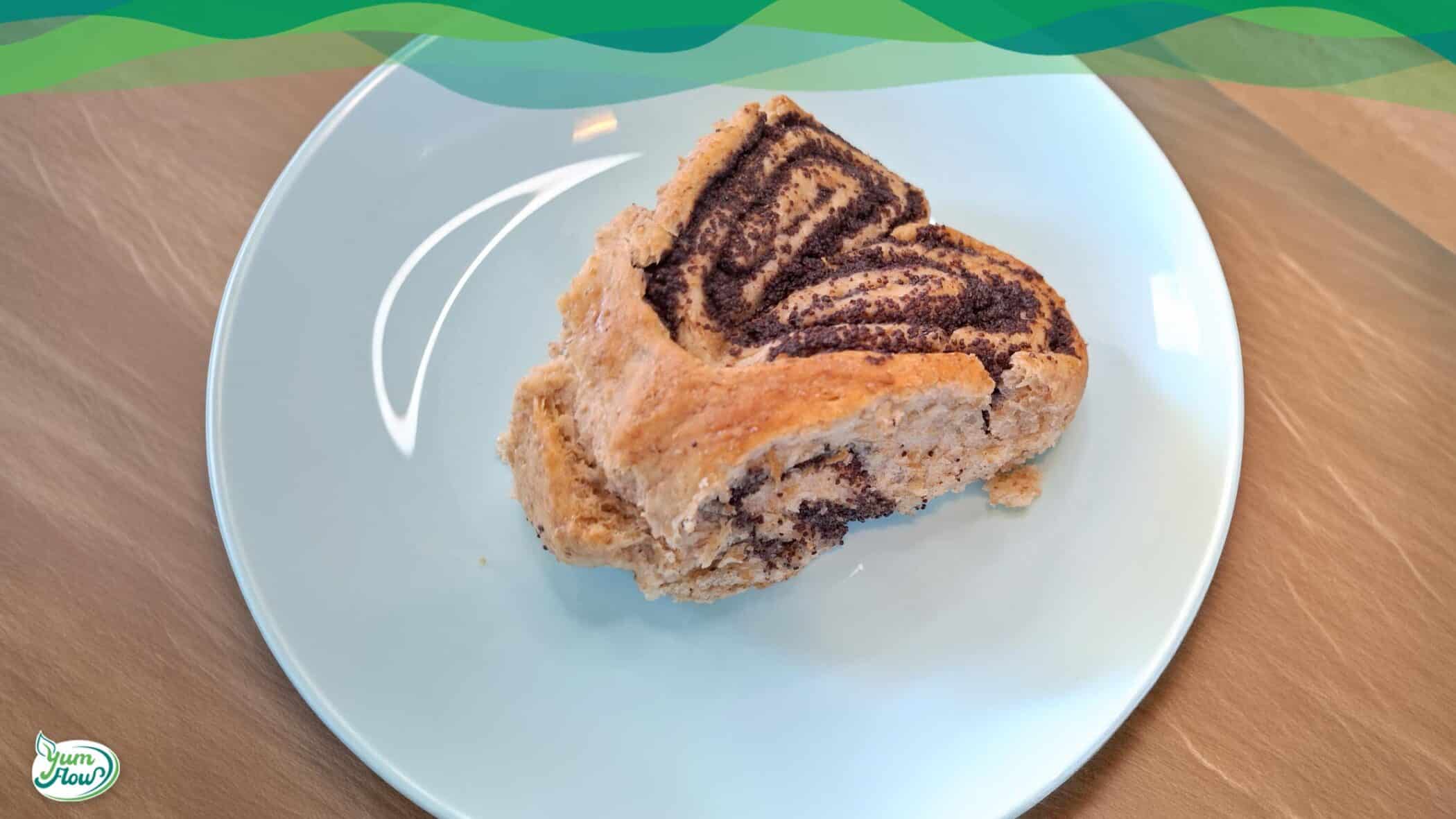 Veganer Mohnkuchen 17 veganer mohnkuchen auf einem teller