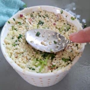 Low Carb Tabouleh vegan 12 Schüssel mit gekochtem Blumenkohl Couscous.