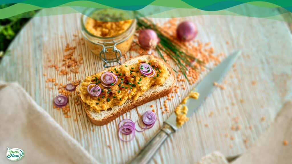 Linsen Aufstrich vegan 1 Veganer Linsenaufstrich auf Brot