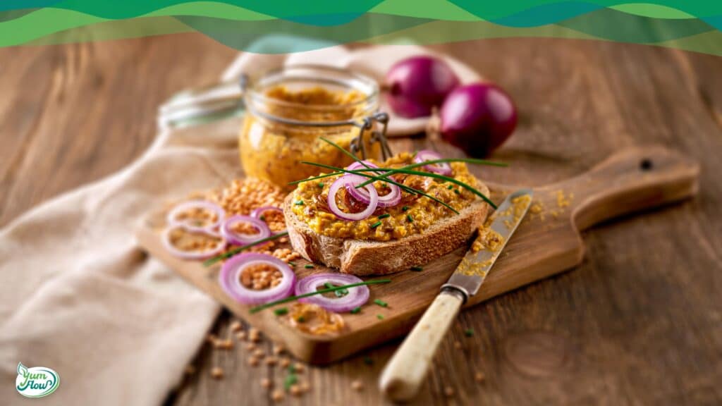 Linsen Aufstrich vegan 14 Veganer Aufstrich auf Holzbrett