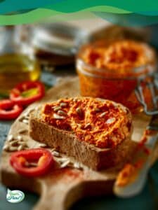 Sonnenblumen Paprika Aufstrich 12 Sonnenblumen Paprika Aufstrich vegan auf Brot mit Paprika