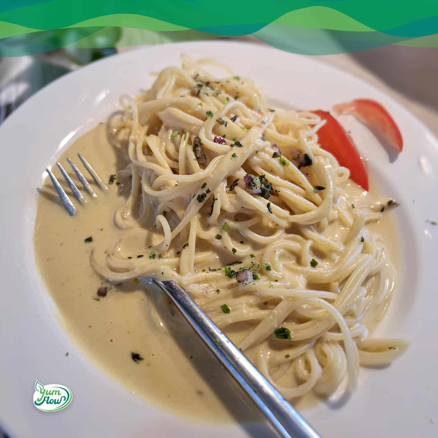 Vegane Käsesauce 13 Pasta mit veganer Käsesauce und Tomate