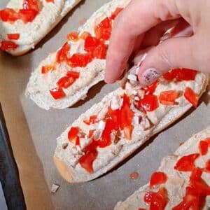 Bistro Baguette vegan 15 Baguette mit Tomaten und Aufstrich belegen