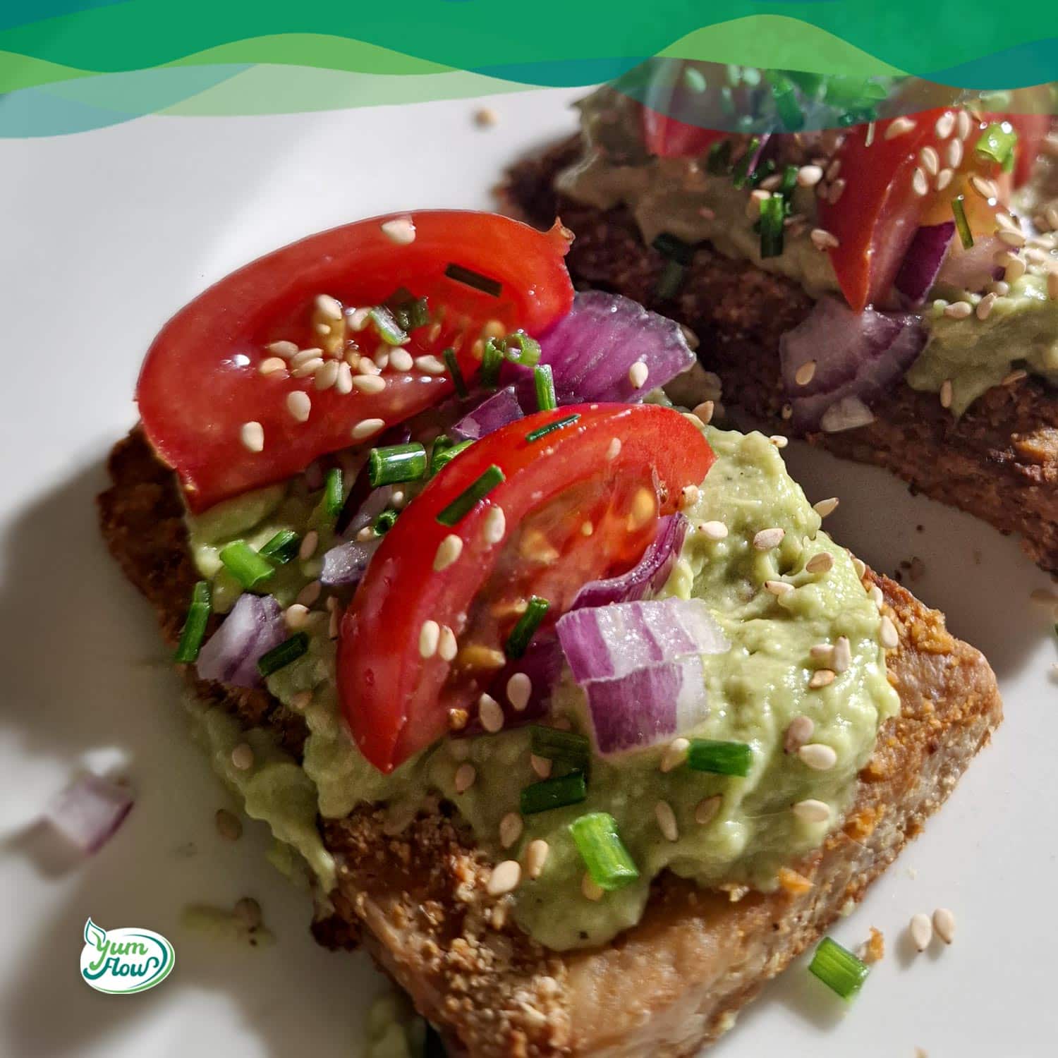 Avocado Toast vegan ohne Brot 13 Avocado Toast vegan ohne Brot aus Tofu mit Tomaten und Zwiebeln