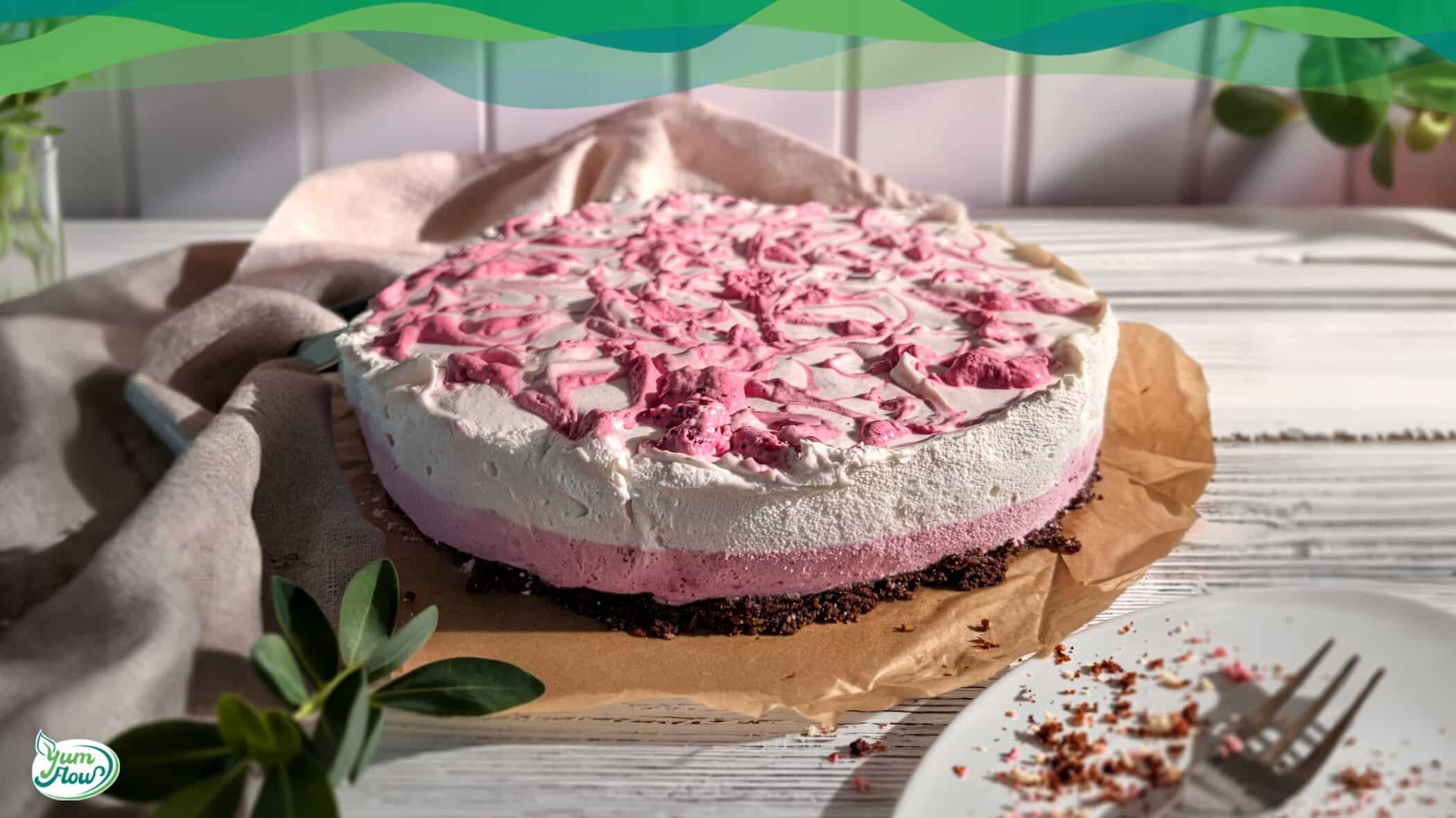 Vegane Himbeertorte 11 Leckere vegane Himbeertorte auf Tisch ohne Backen