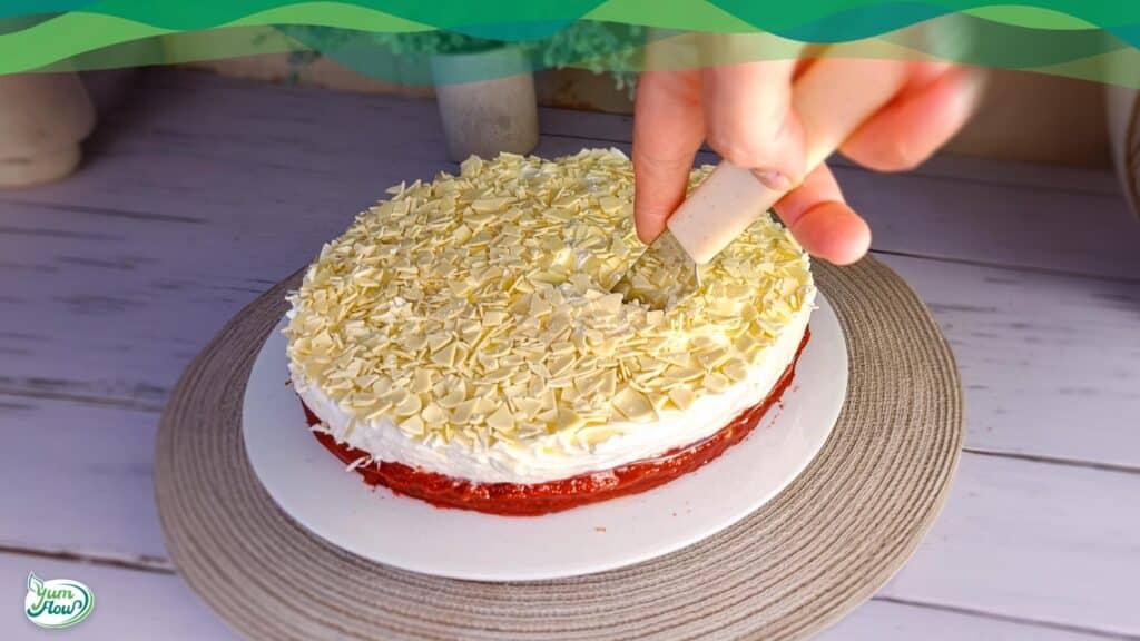 Veganer Frau Holle Kuchen 19 Veganer Frau Holle Kuchen wird angeschnitten