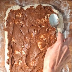 Vegane Zimtschnecken 17 Vegane Zimtschnecken Füllung verstreichen