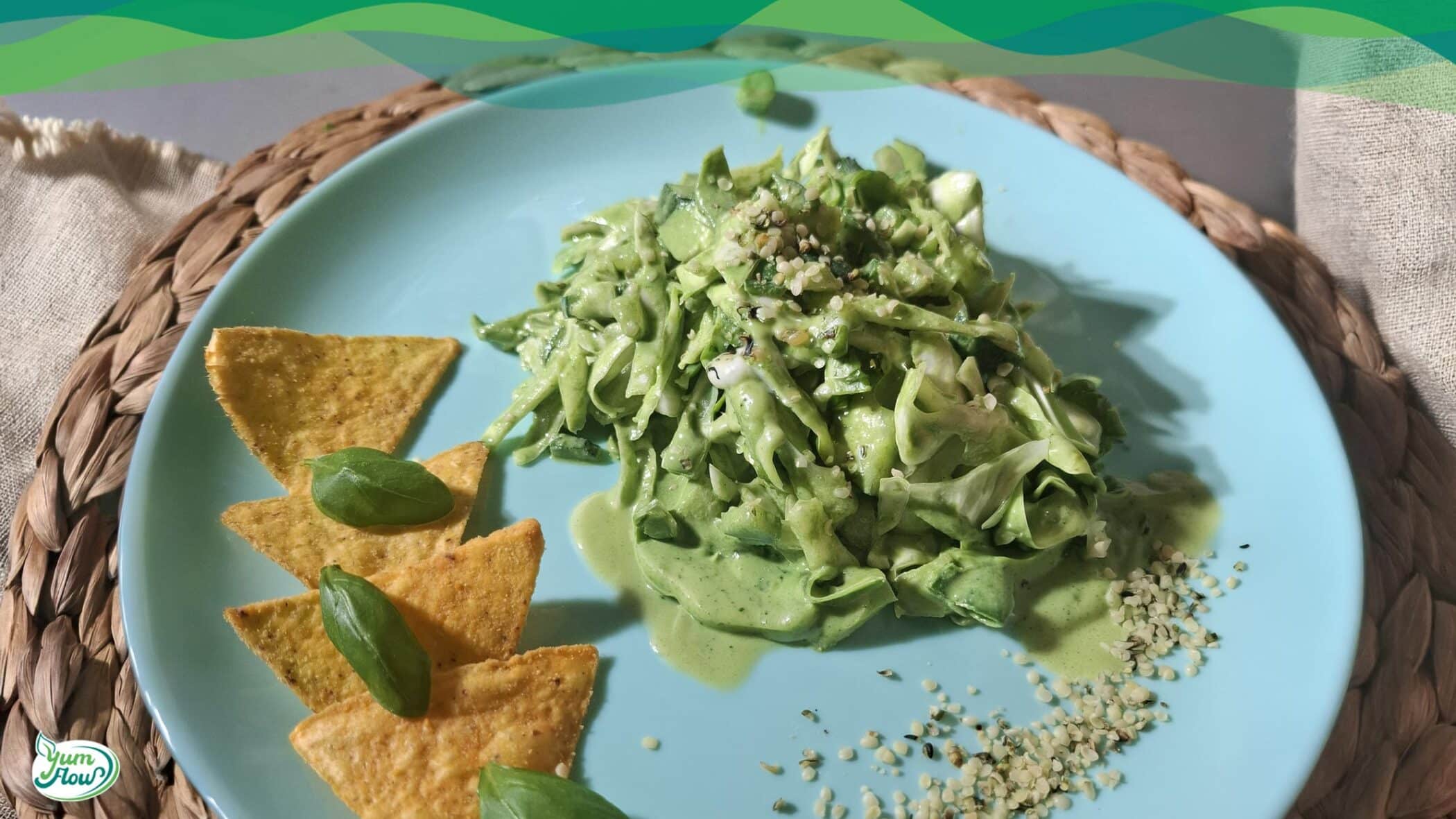 Green Goddess Salat 11 Green Goddess Salat mit Taco Chips auf Teller