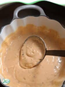 Vegane Rahmsauce 13 Vegane Rahmsauce im Topf
